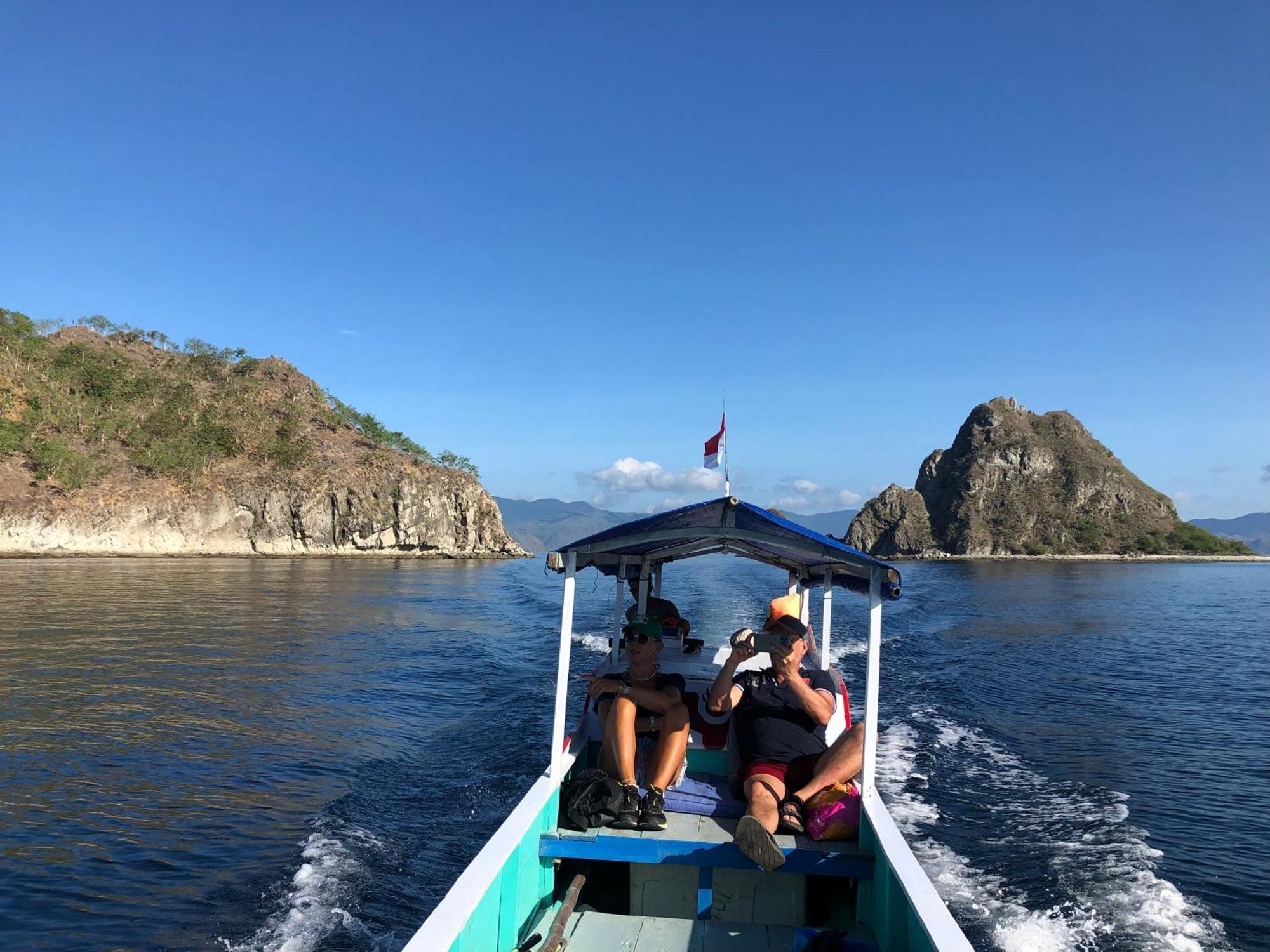 Dua Putri Komodo Homestay Exteriér fotografie