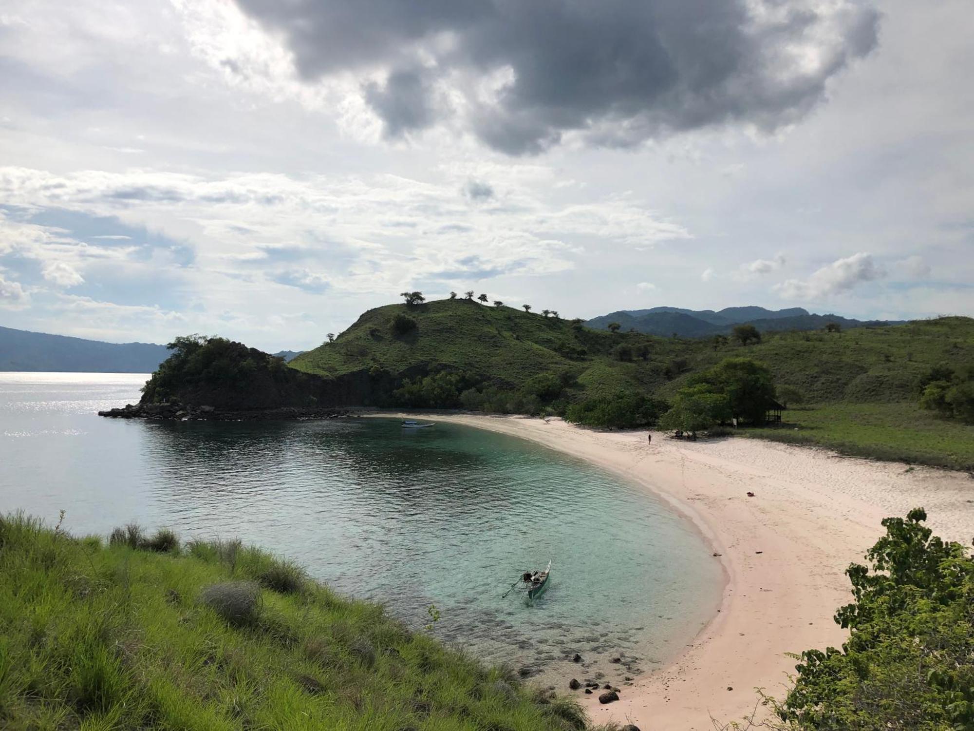 Dua Putri Komodo Homestay Exteriér fotografie
