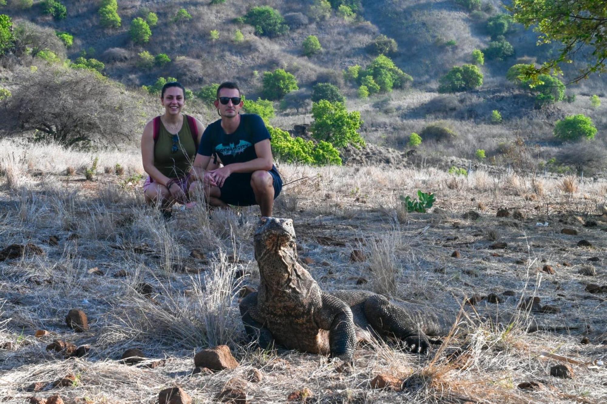 Dua Putri Komodo Homestay Exteriér fotografie