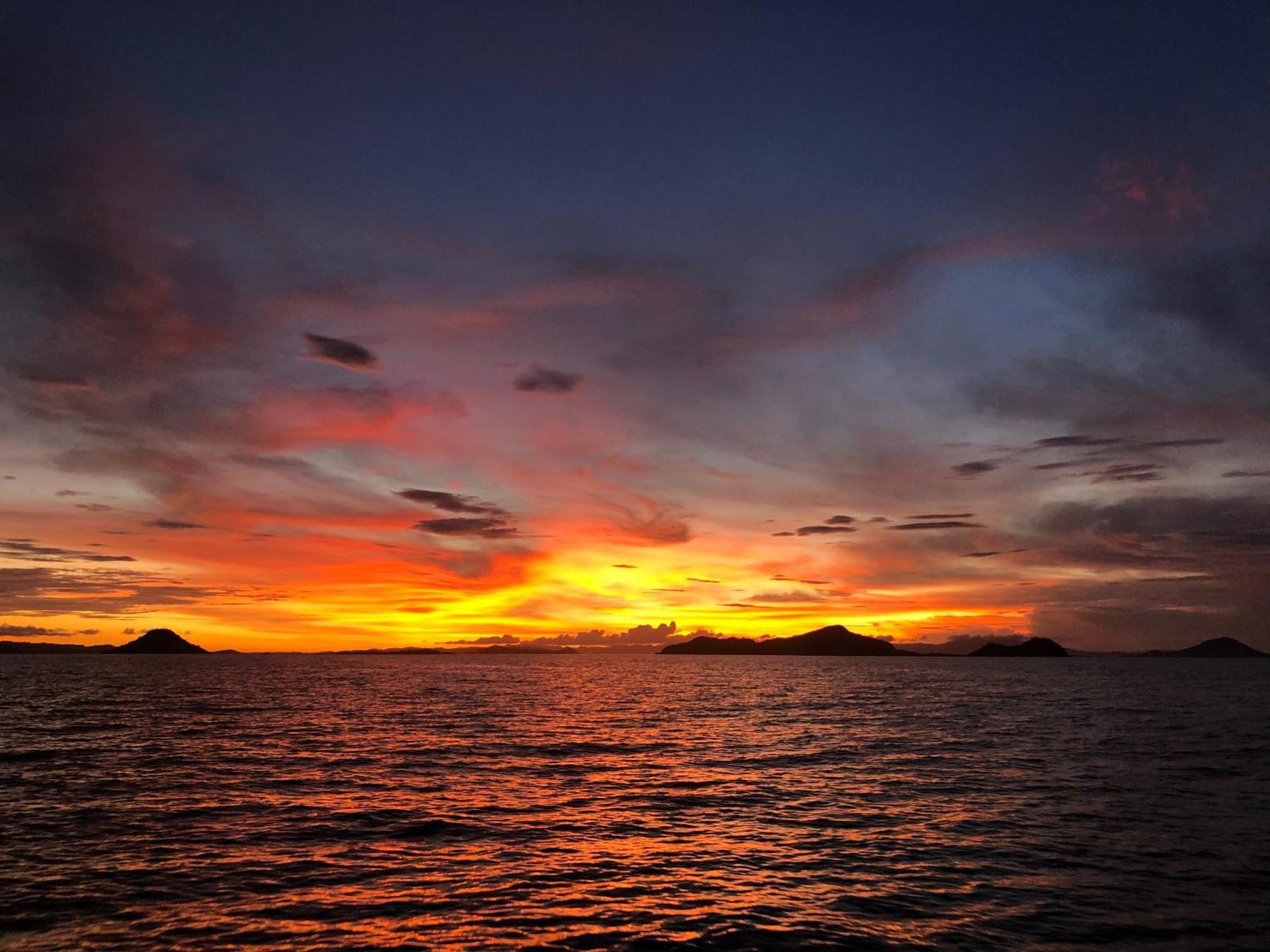 Dua Putri Komodo Homestay Exteriér fotografie