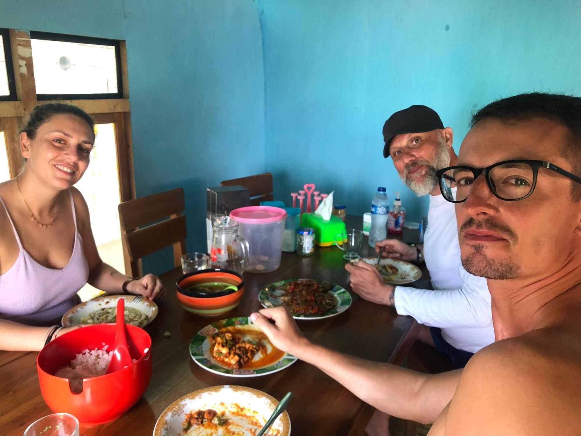 Dua Putri Komodo Homestay Exteriér fotografie