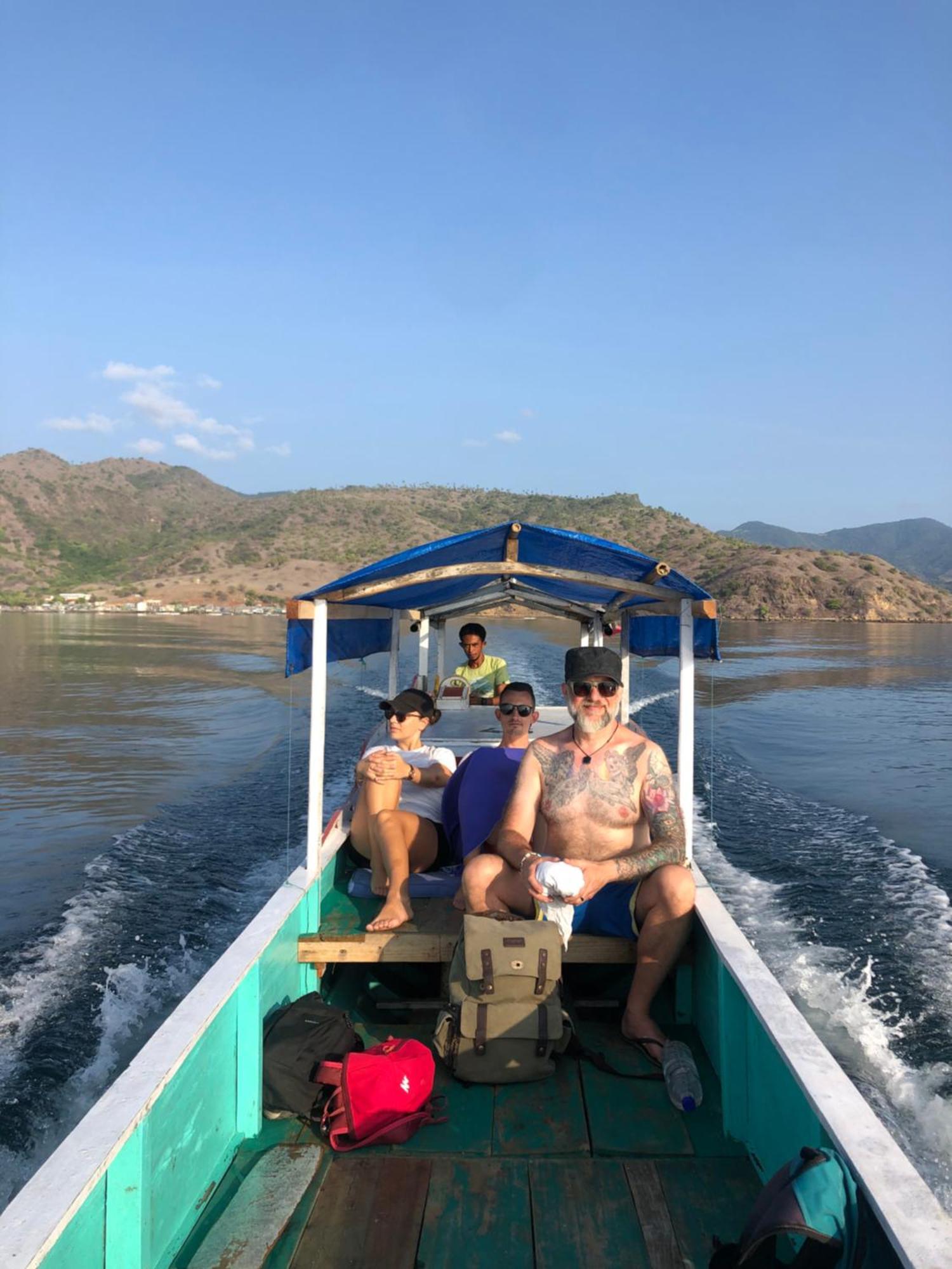 Dua Putri Komodo Homestay Exteriér fotografie