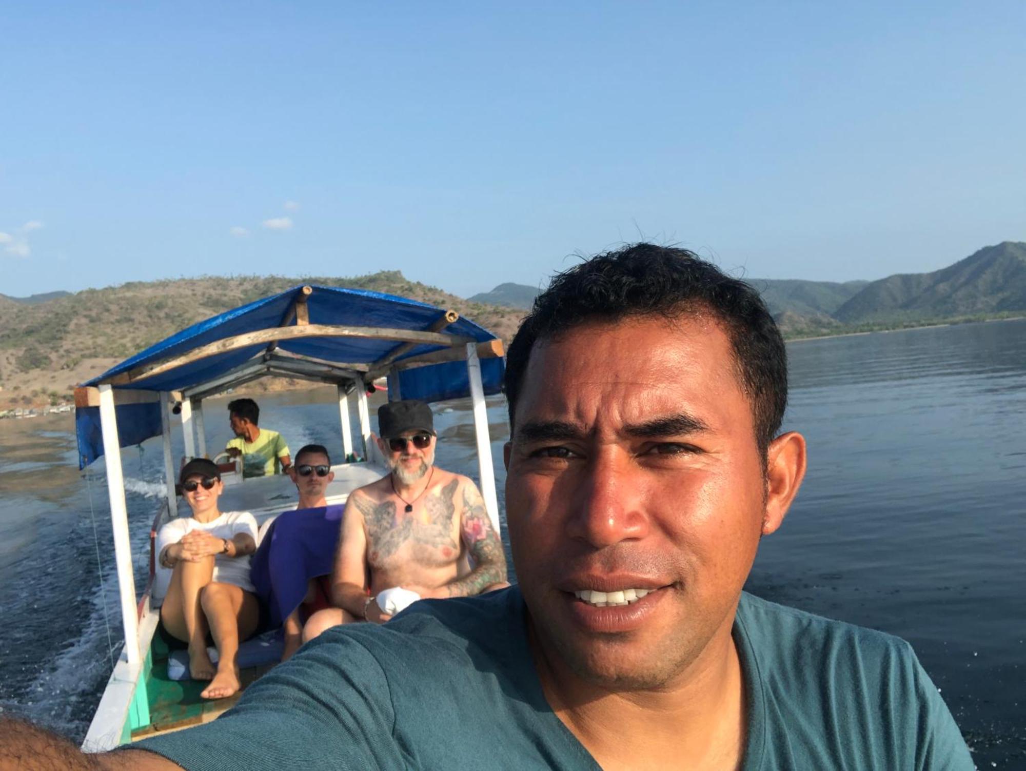 Dua Putri Komodo Homestay Exteriér fotografie