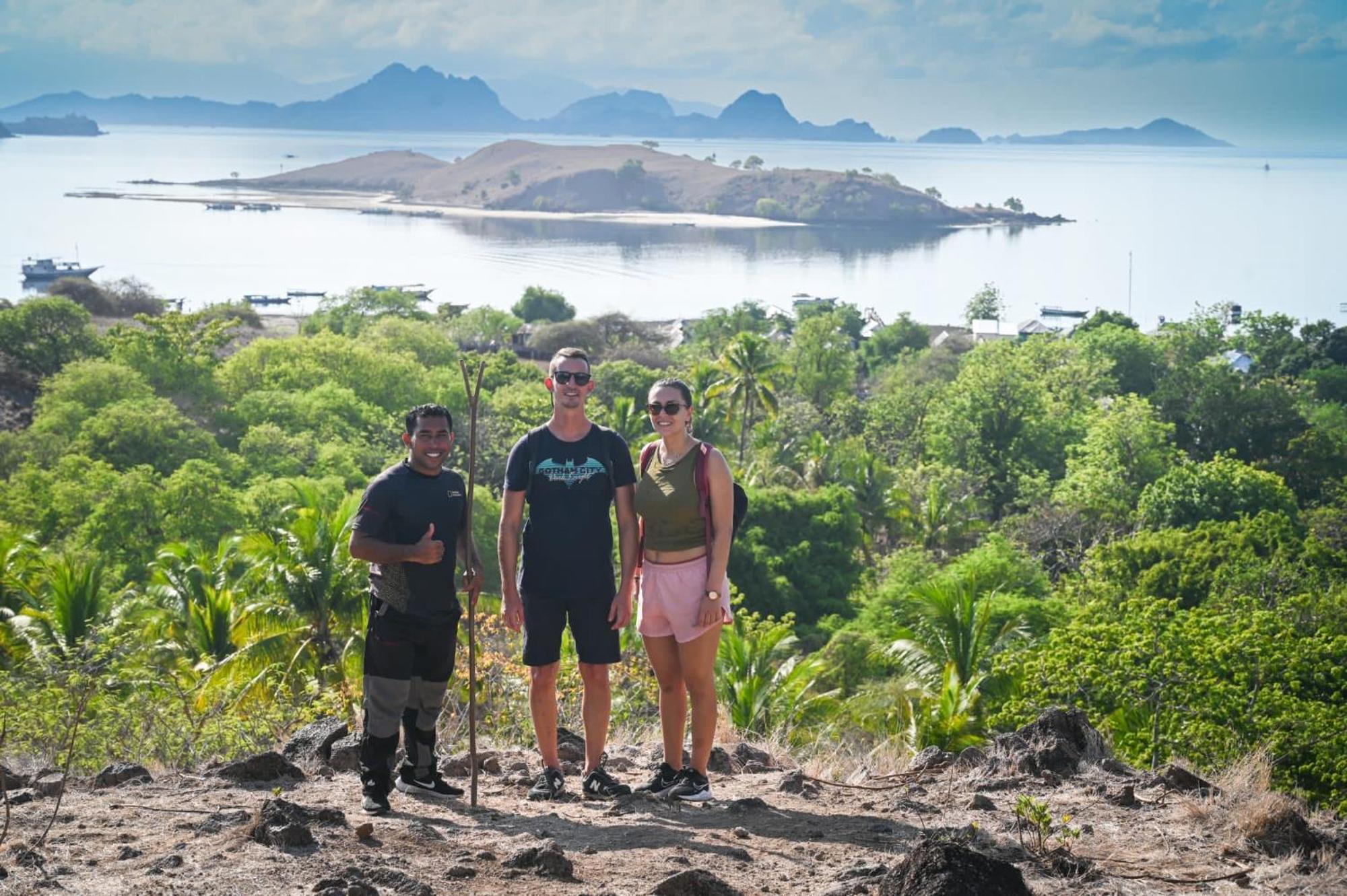 Dua Putri Komodo Homestay Exteriér fotografie