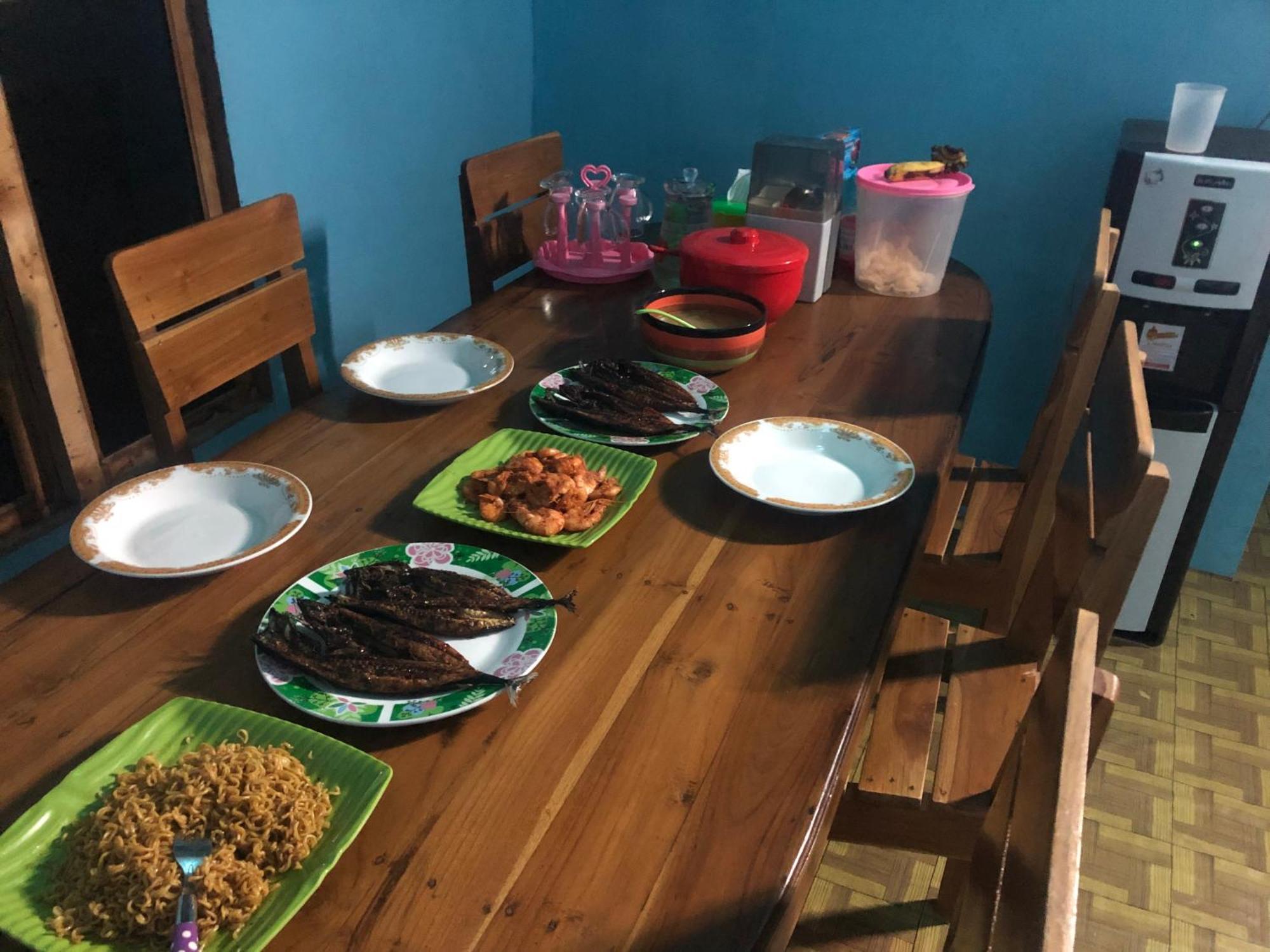 Dua Putri Komodo Homestay Exteriér fotografie