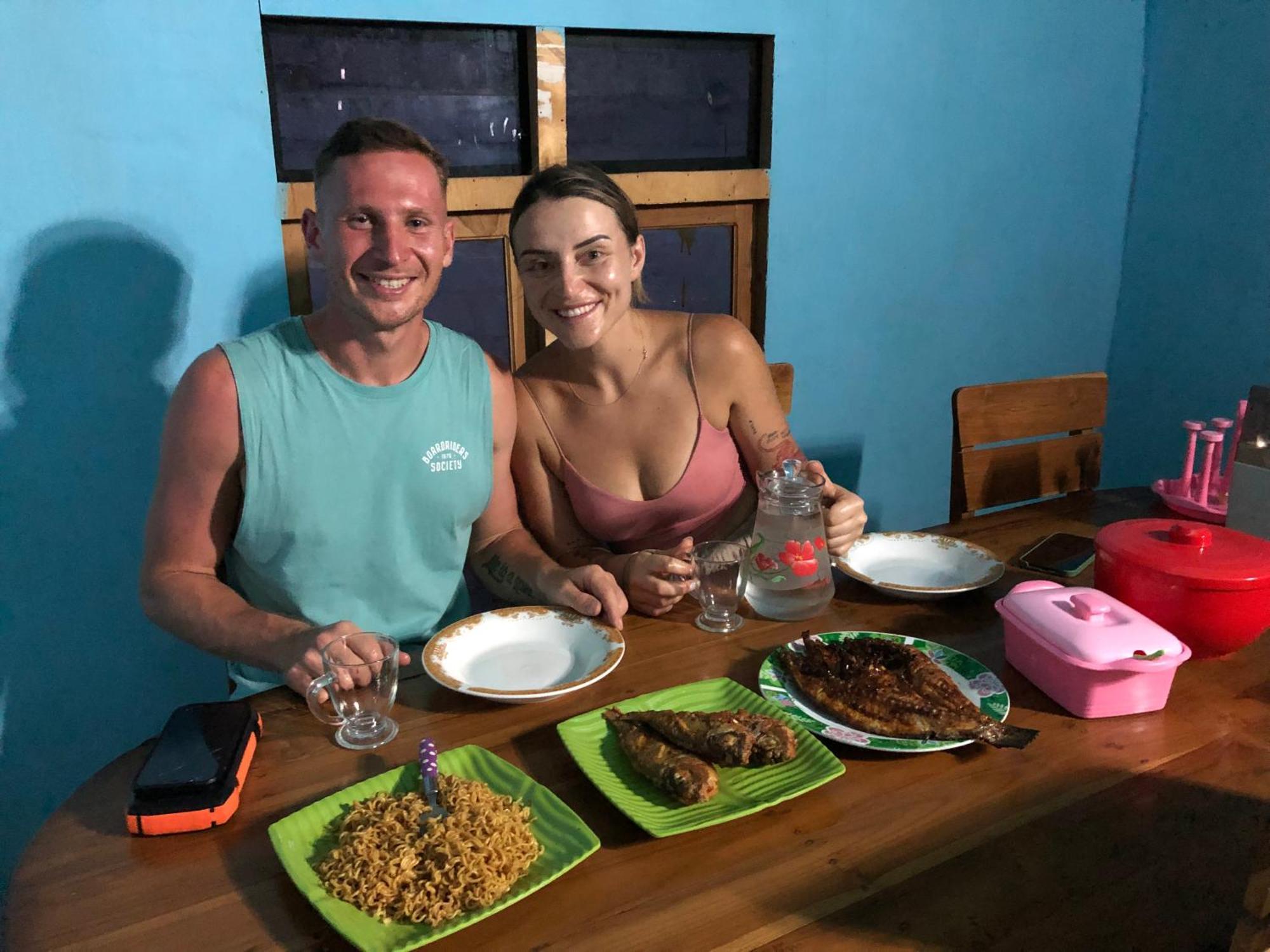 Dua Putri Komodo Homestay Exteriér fotografie