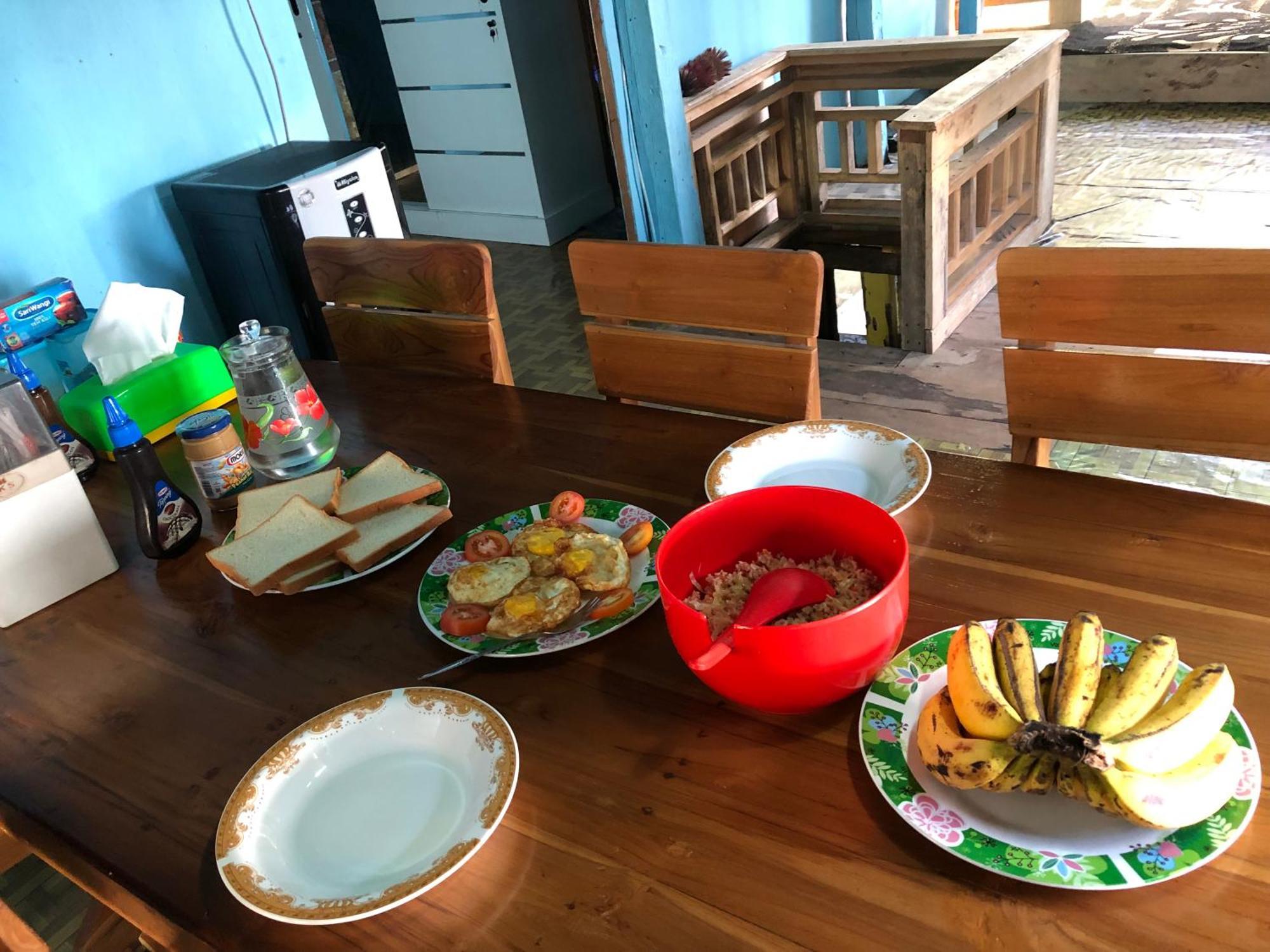 Dua Putri Komodo Homestay Exteriér fotografie