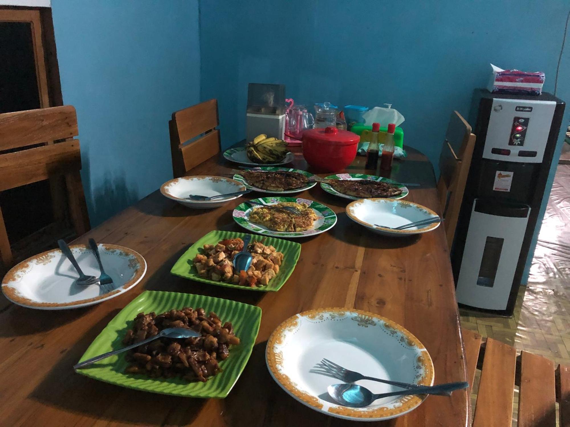 Dua Putri Komodo Homestay Exteriér fotografie