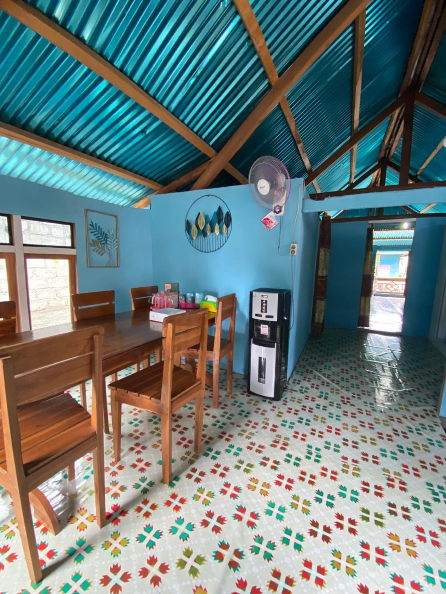Dua Putri Komodo Homestay Exteriér fotografie