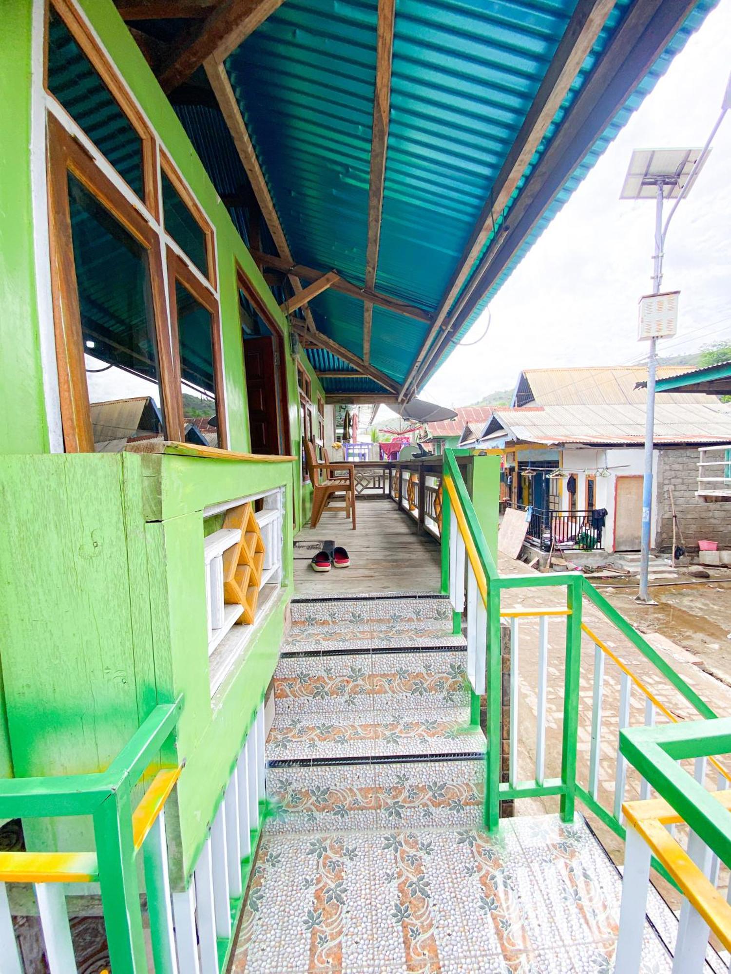 Dua Putri Komodo Homestay Exteriér fotografie
